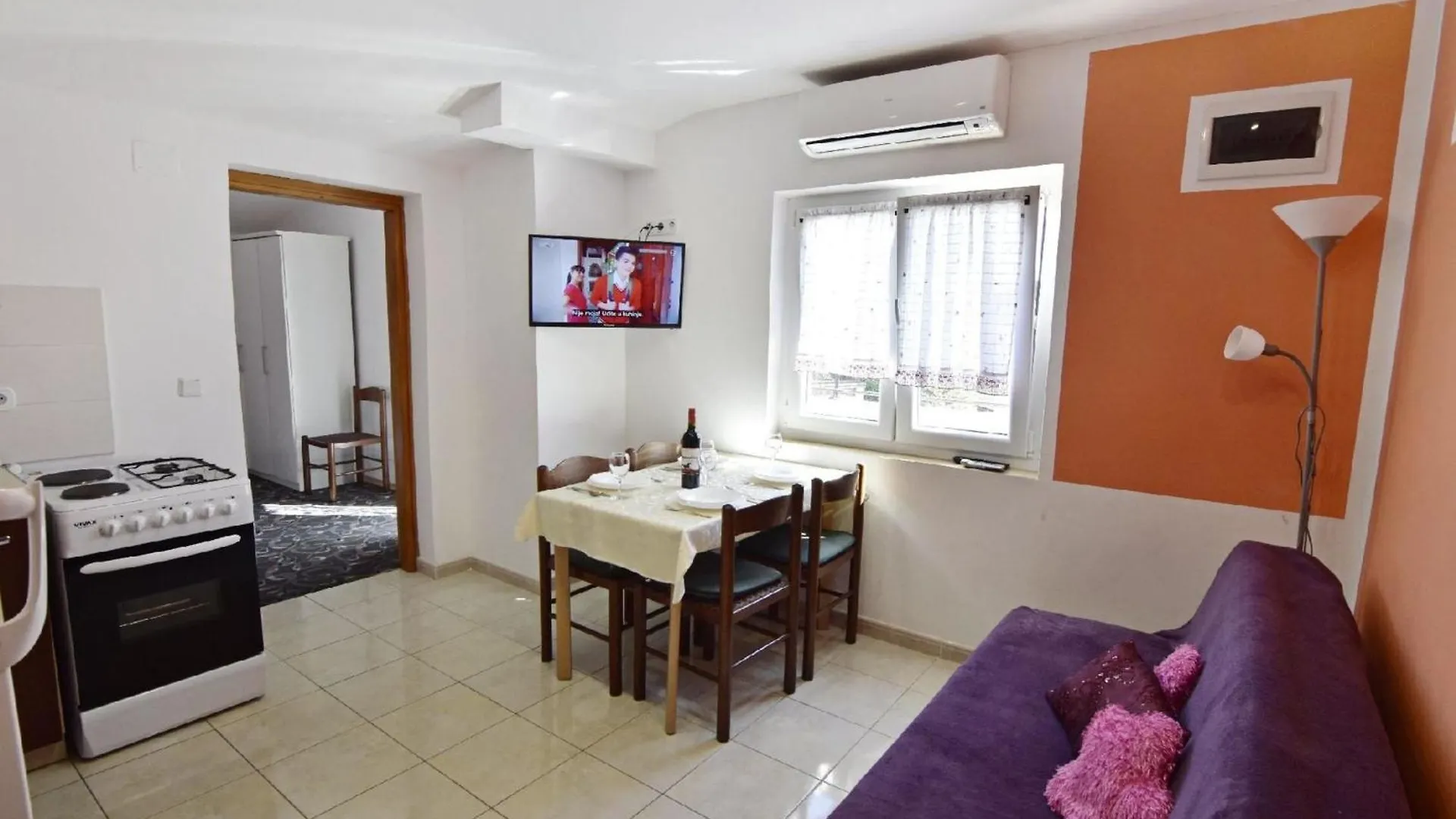 Apartment Mit Zwei Schlafzimmern Und Meerblick In Zambratija 0*, Zambratija (Istria)