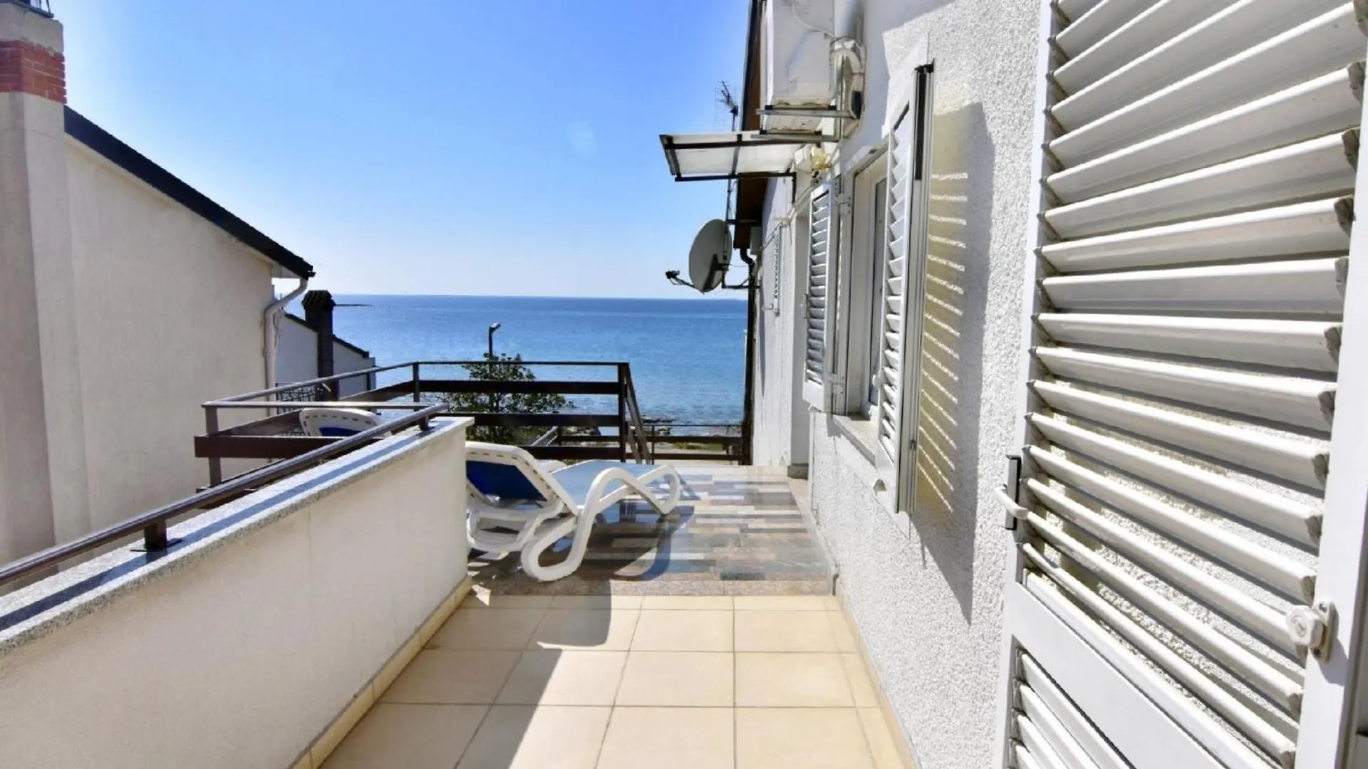 Apartment Mit Zwei Schlafzimmern Und Meerblick In Zambratija