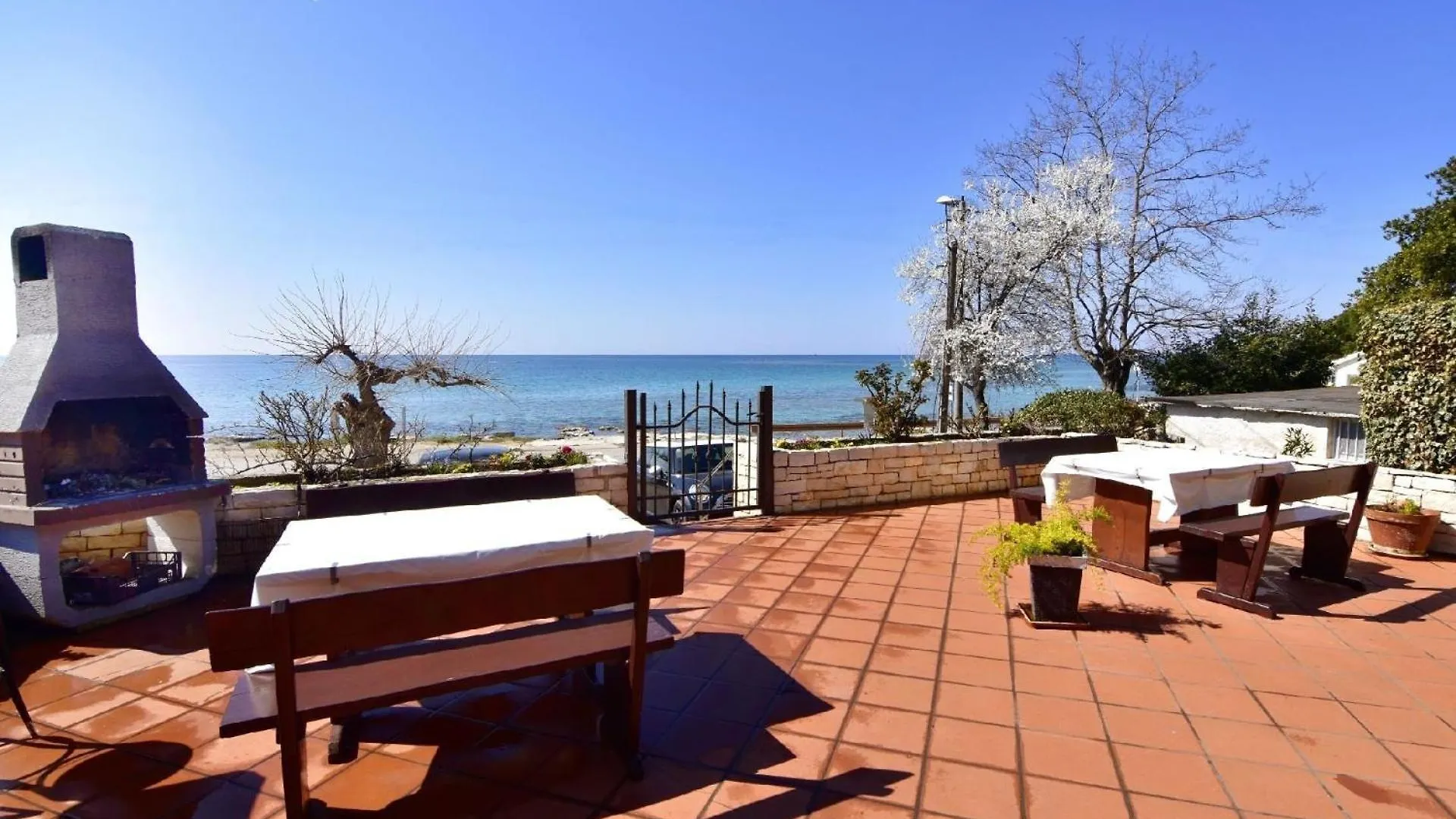 Apartment Mit Zwei Schlafzimmern Und Meerblick In Zambratija